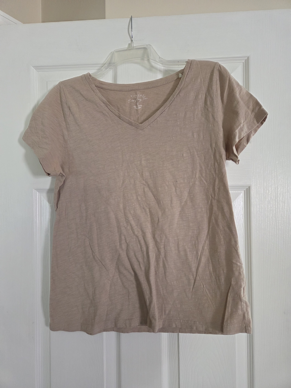 Sonoma Everyday Tee V-Neck Short Sleeve Tee in Light Taupe Med